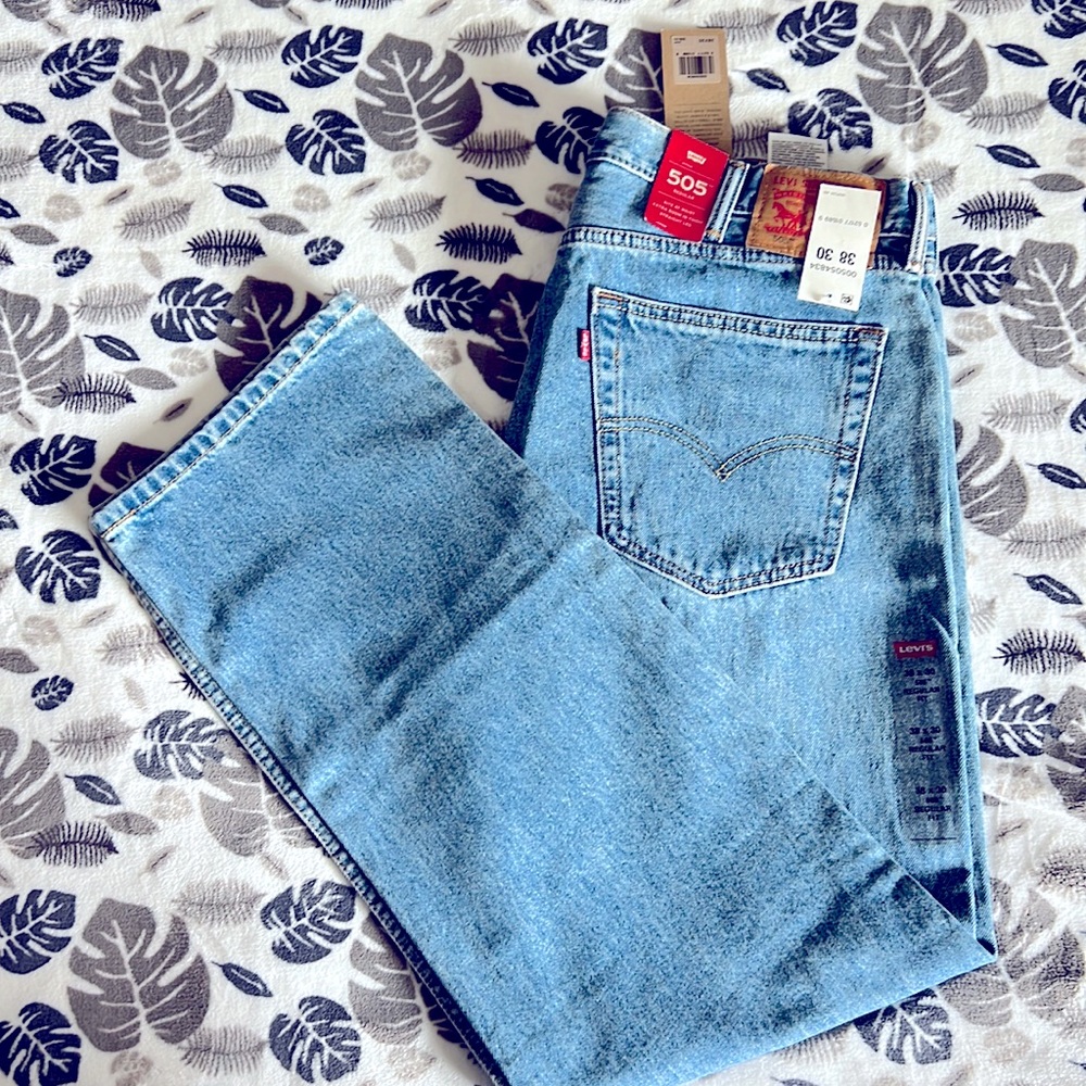 Men’s 505 Levi Jeans. Size: 38x30. New with Tags